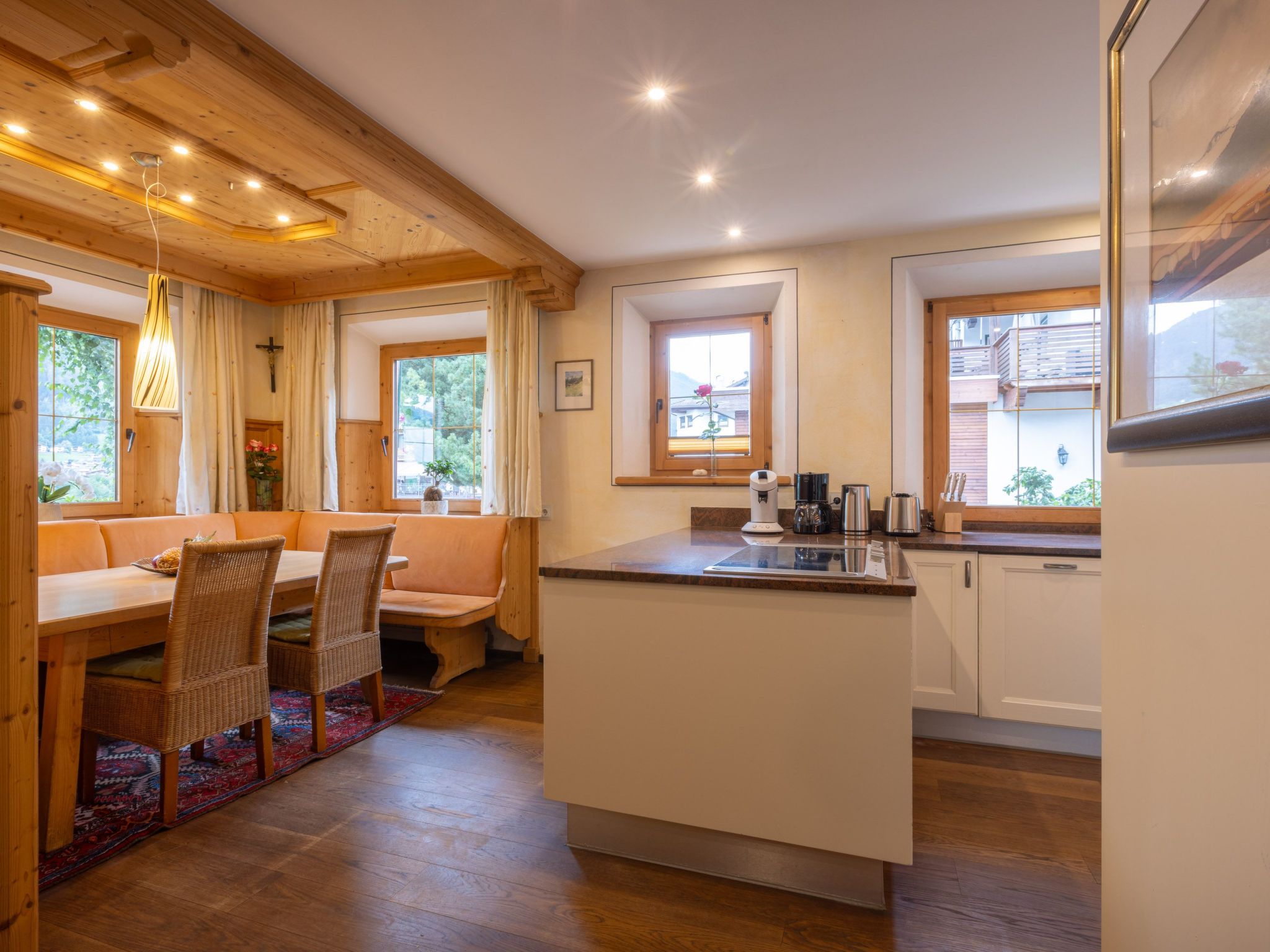 Villa Emma, Ferienhaus für bis zu 10 Personen, eigener Garten, absolute Privats-Image-tags.info