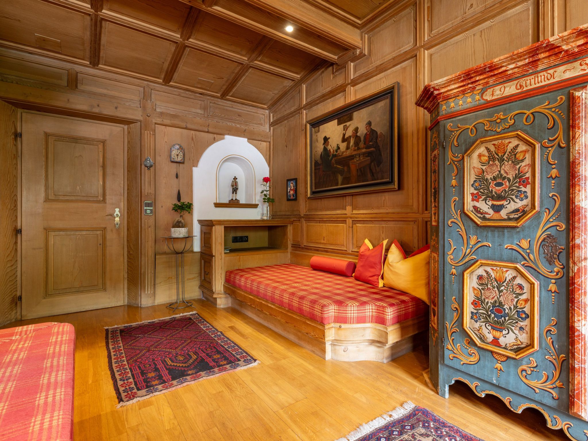 Villa Emma, Ferienhaus für bis zu 10 Personen, eigener Garten, absolute Privats-Image-tags.info