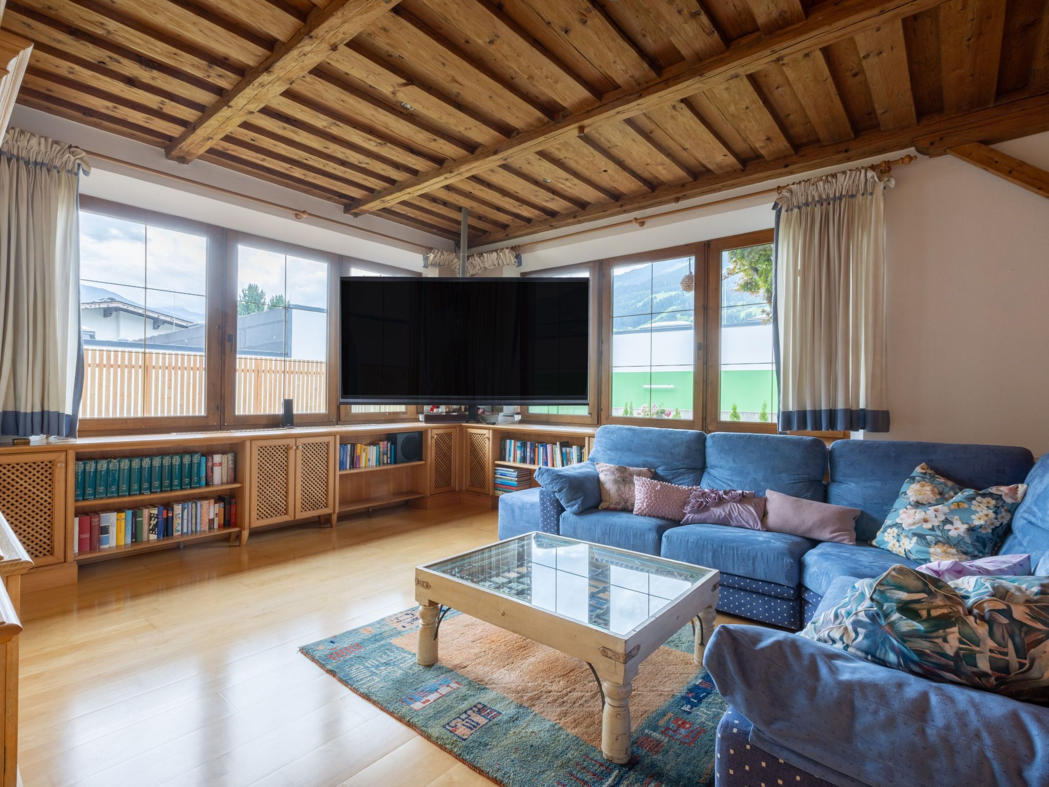 Villa Emma, Ferienhaus für bis zu 10 Personen, eigener Garten, absolute Privats-Image-tags.info