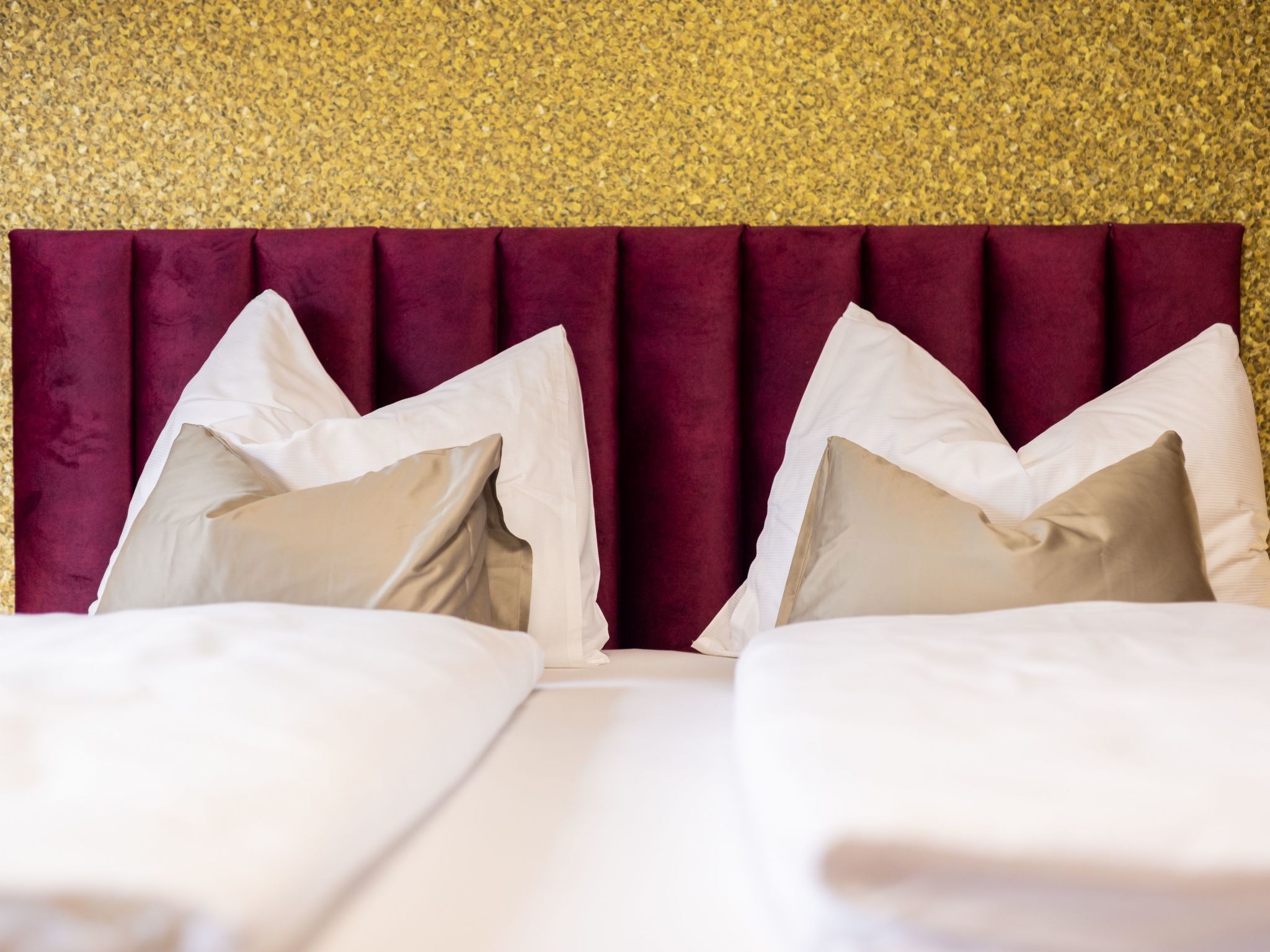 Villa Emma, Ferienhaus für bis zu 10 Personen, eigener Garten, absolute Privats-Image-tags.info