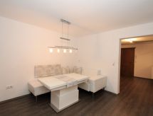 Ruim 4-persoons appartement aan de golfbaan in Aschau im Zillertal - thumbnail 3