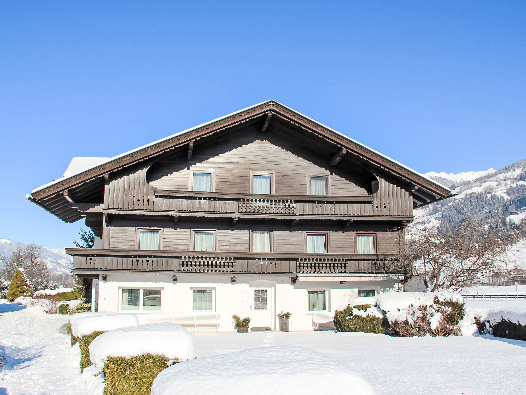 Ruim 4-persoons appartement aan de golfbaan in Aschau im Zillertal - foto 38