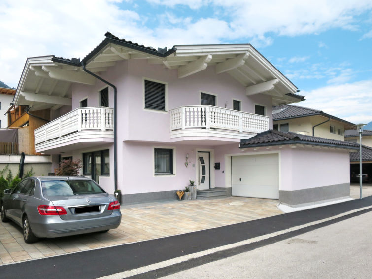 Aan de piste: Sfeervol appartement in Zell am Ziller met bergzicht in Zell am Ziller