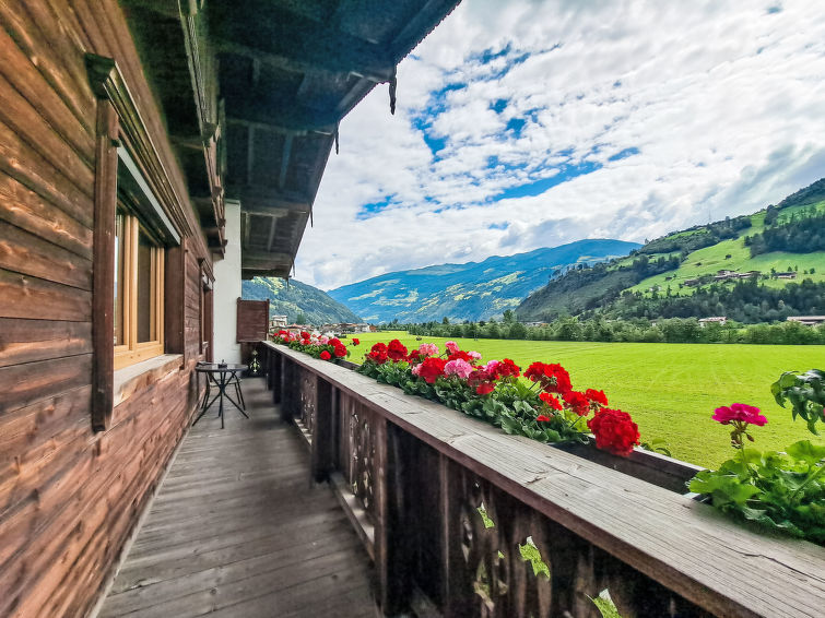 8-persoons appartement in Hippach met prachtig bergzicht in Hippach