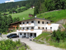Ruim chalet Edelweiss voor 14 personen, direct aan skipiste en bergmeer in Mayrhofen - thumbnail 1