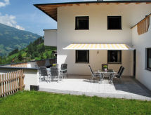 Ruim chalet Edelweiss voor 14 personen, direct aan skipiste en bergmeer in Mayrhofen - thumbnail 2
