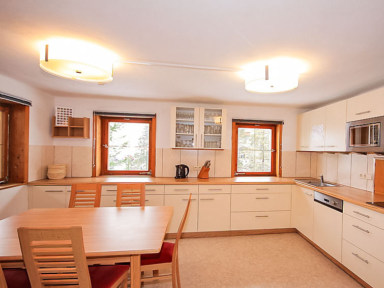 Vacation home Tux Holiday Home