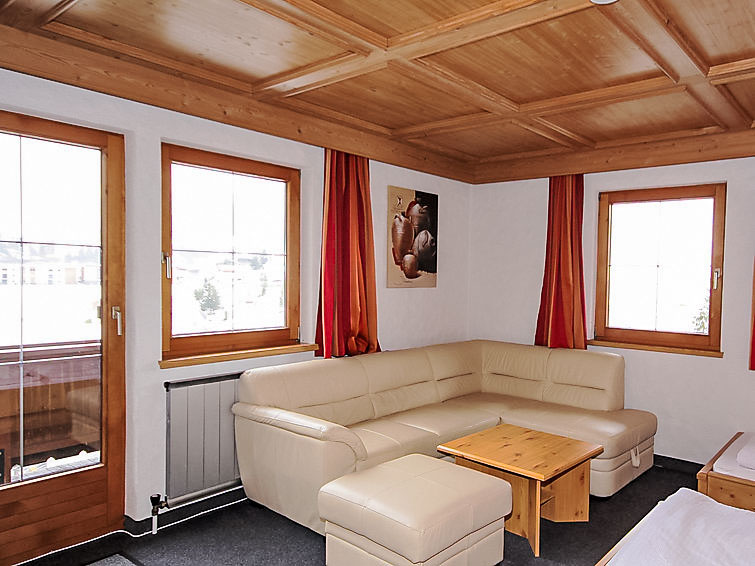 Vacation home Tux Holiday Home