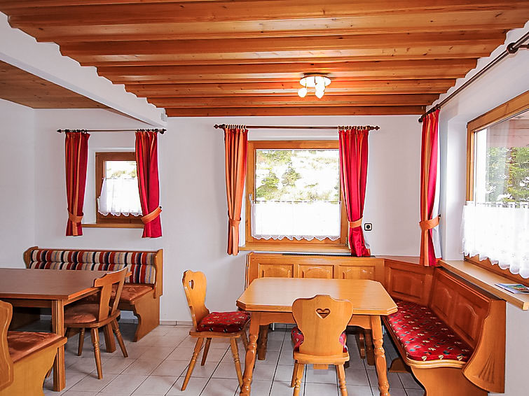 Vacation home Tux Holiday Home