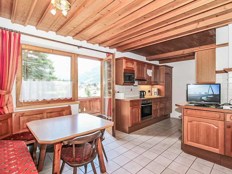 Vacation home Tux Holiday Home