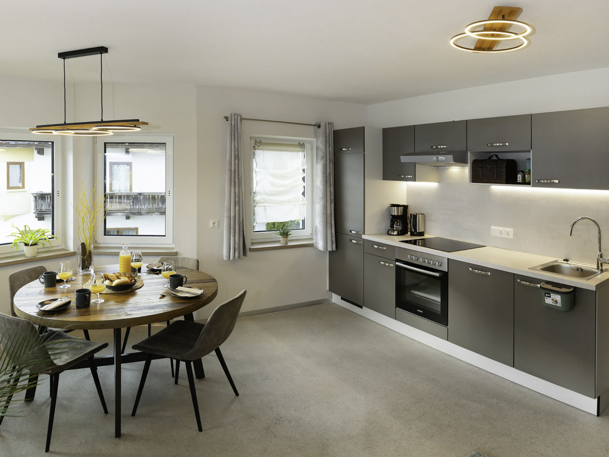 Kitchen / Dining Room