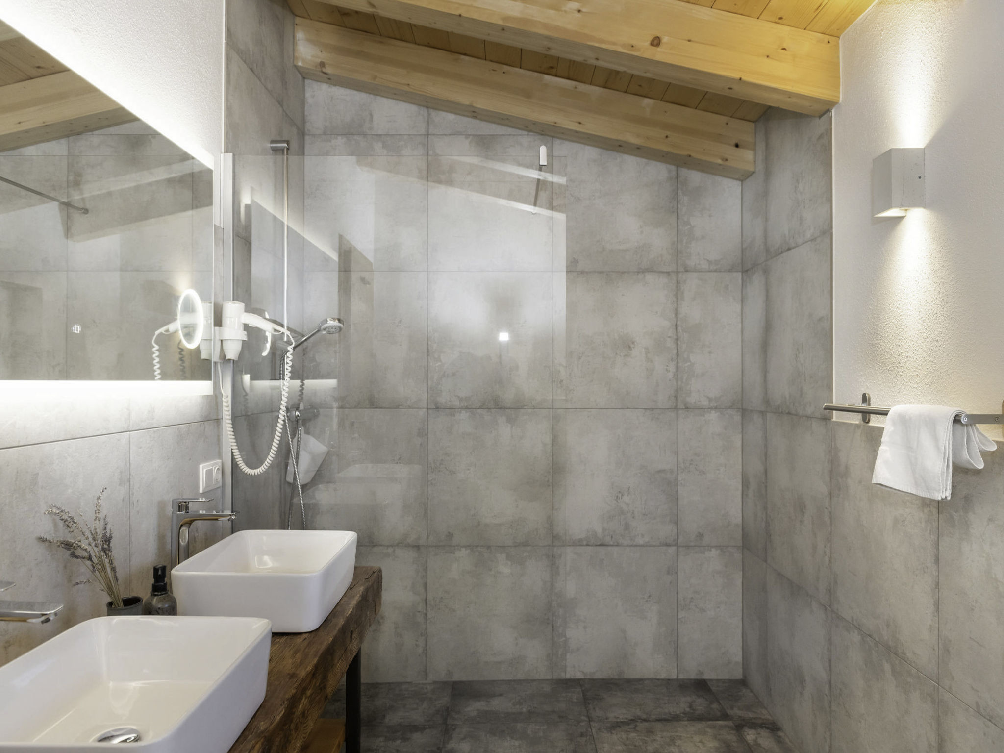 Bathroom / Wellness