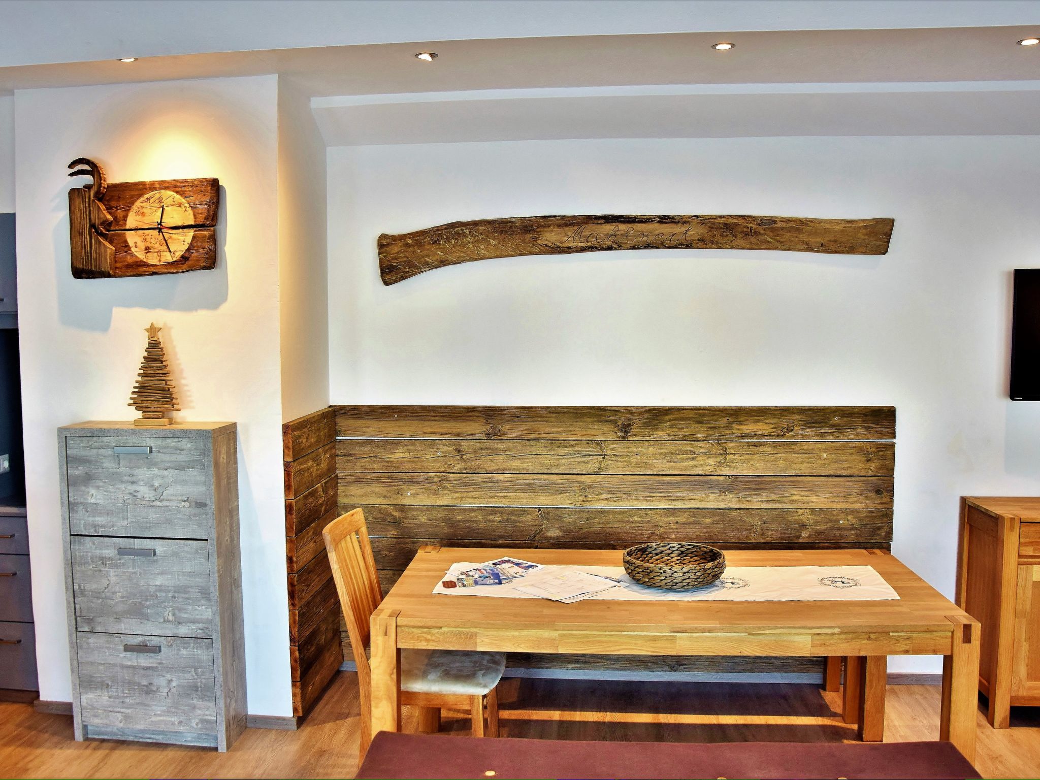 Luxuswohnung im Tiroler Almstil-Image-tags.info