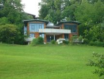 Modernes Luxusapartment am Hang, Wellnessbereich