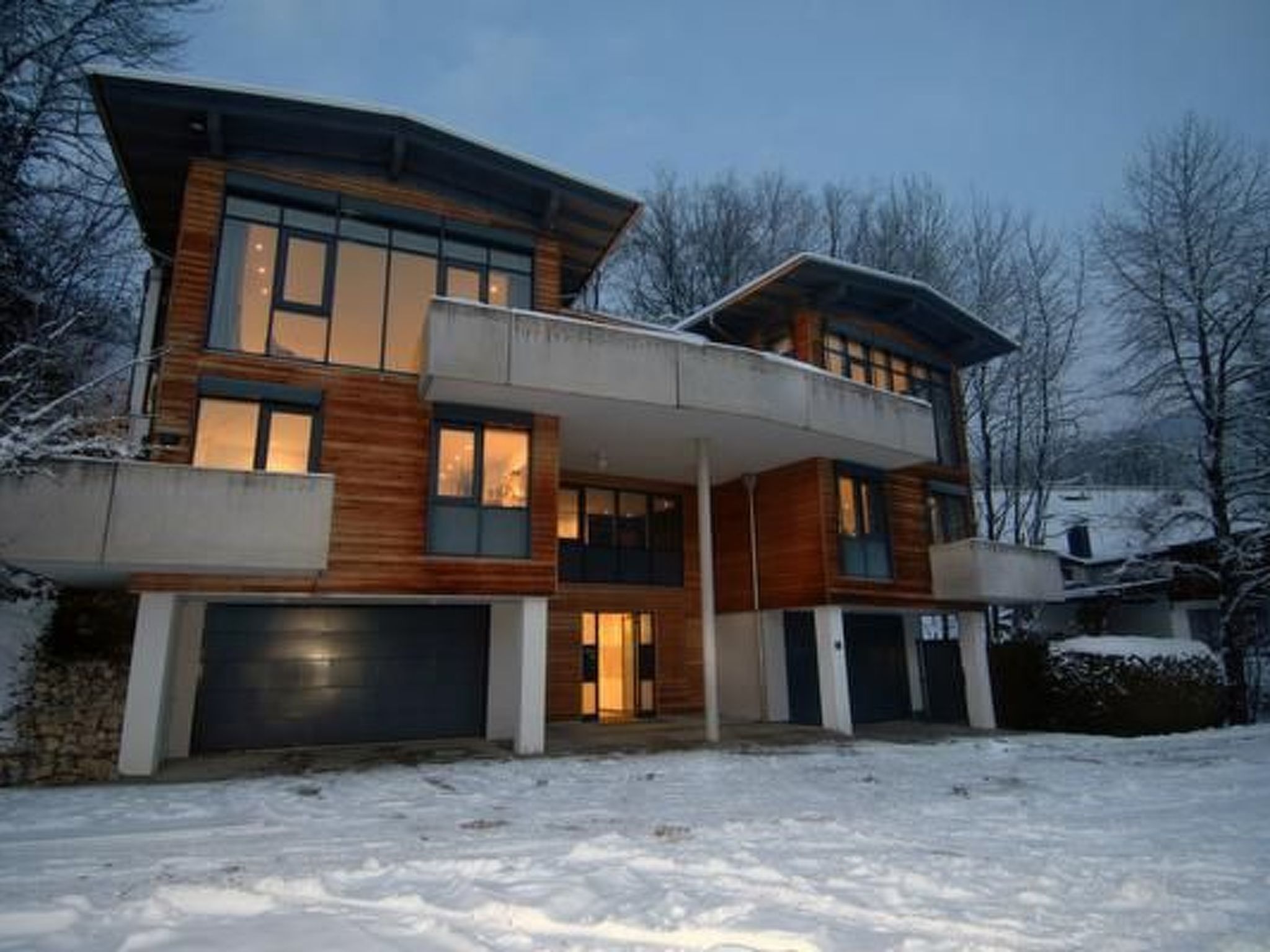 Modernes Luxusapartment am Hang, Wellnessbereich