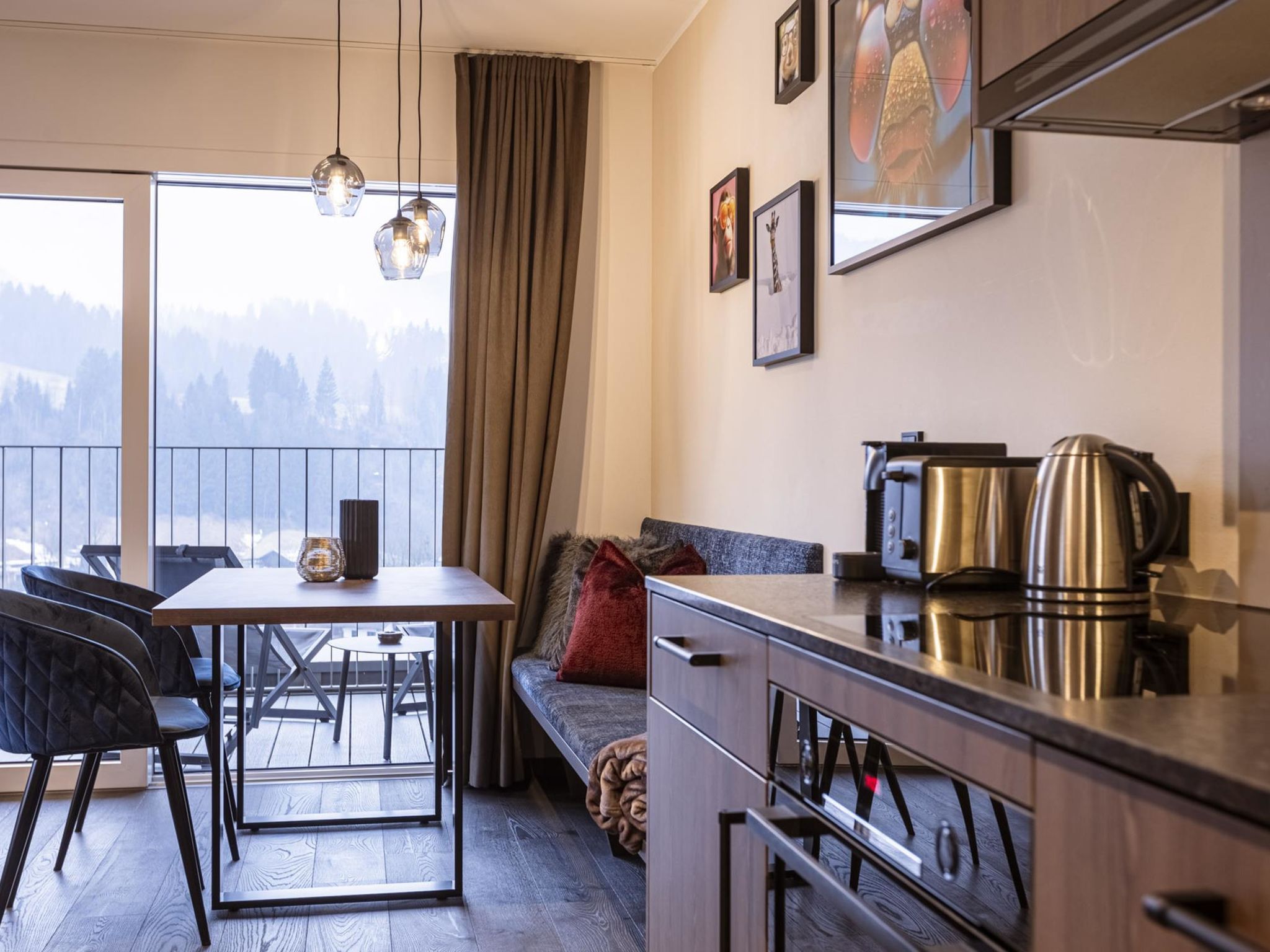 Studio mit Balkon