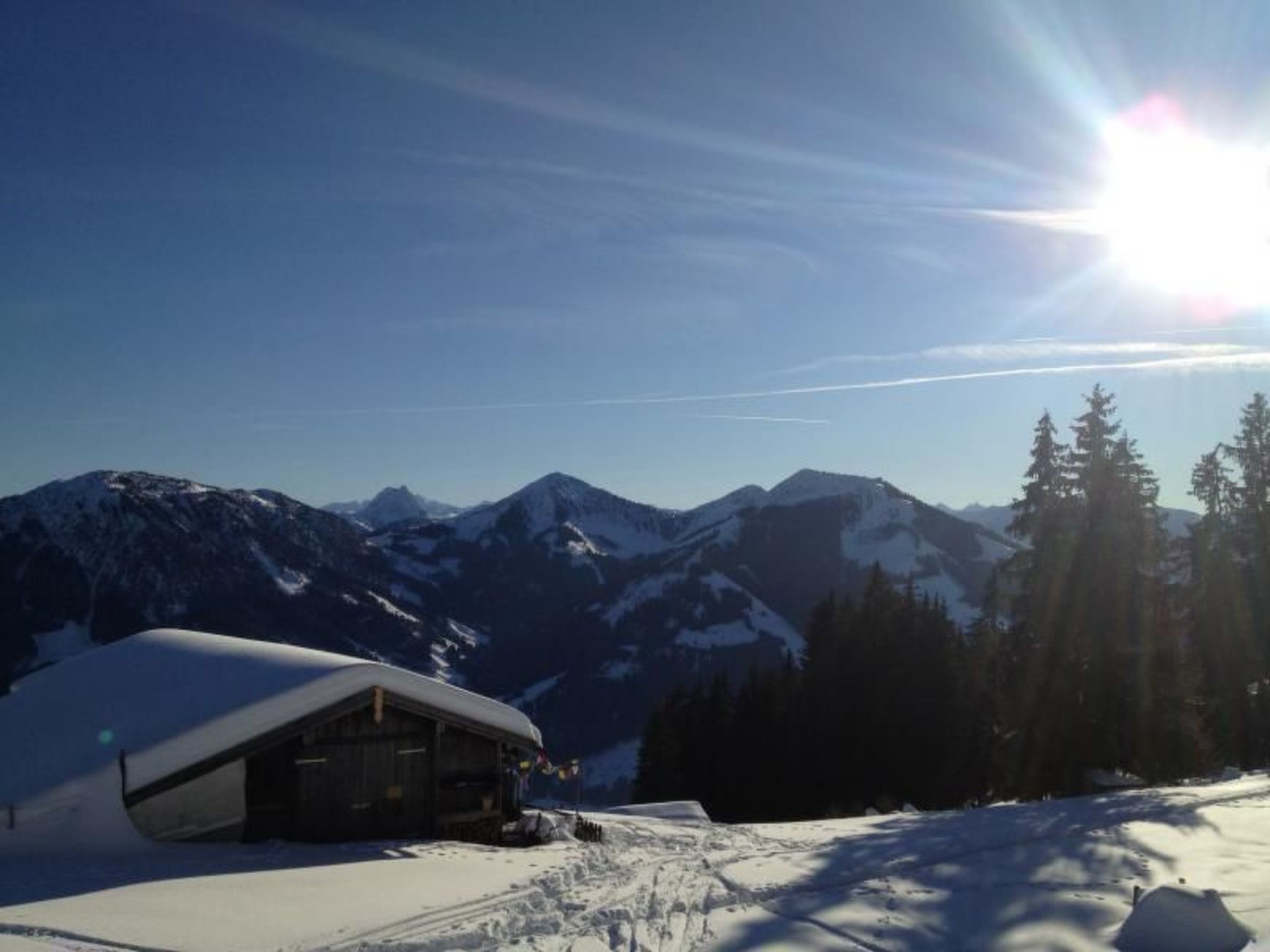 Alpine Lodge-Draußen