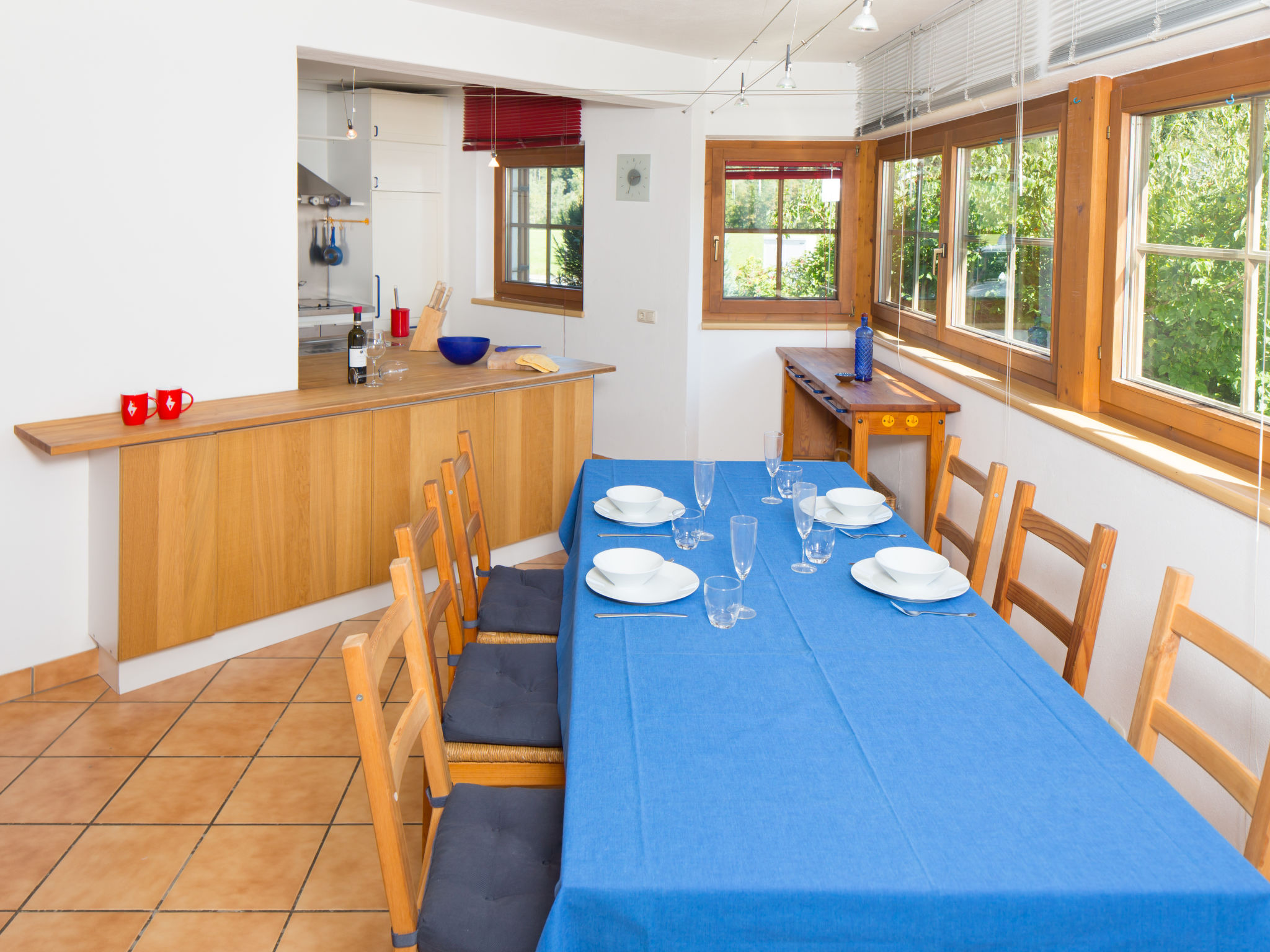 Blauer Elefant-Binnen