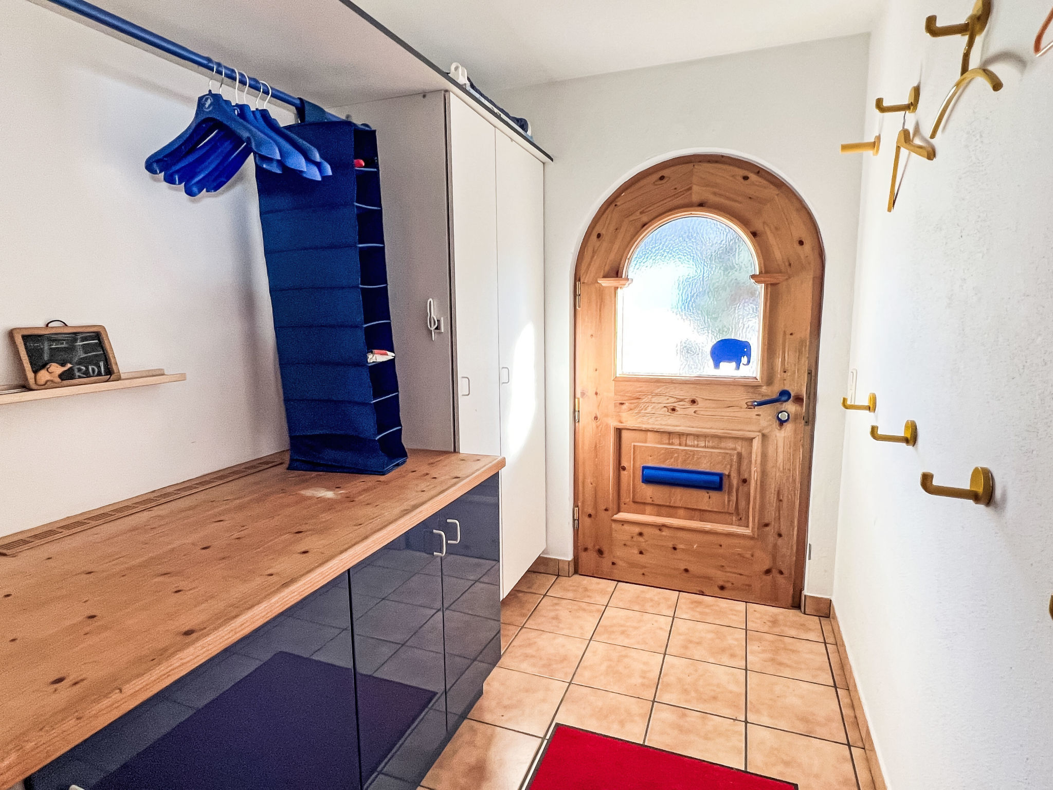 Blauer Elefant-Binnen