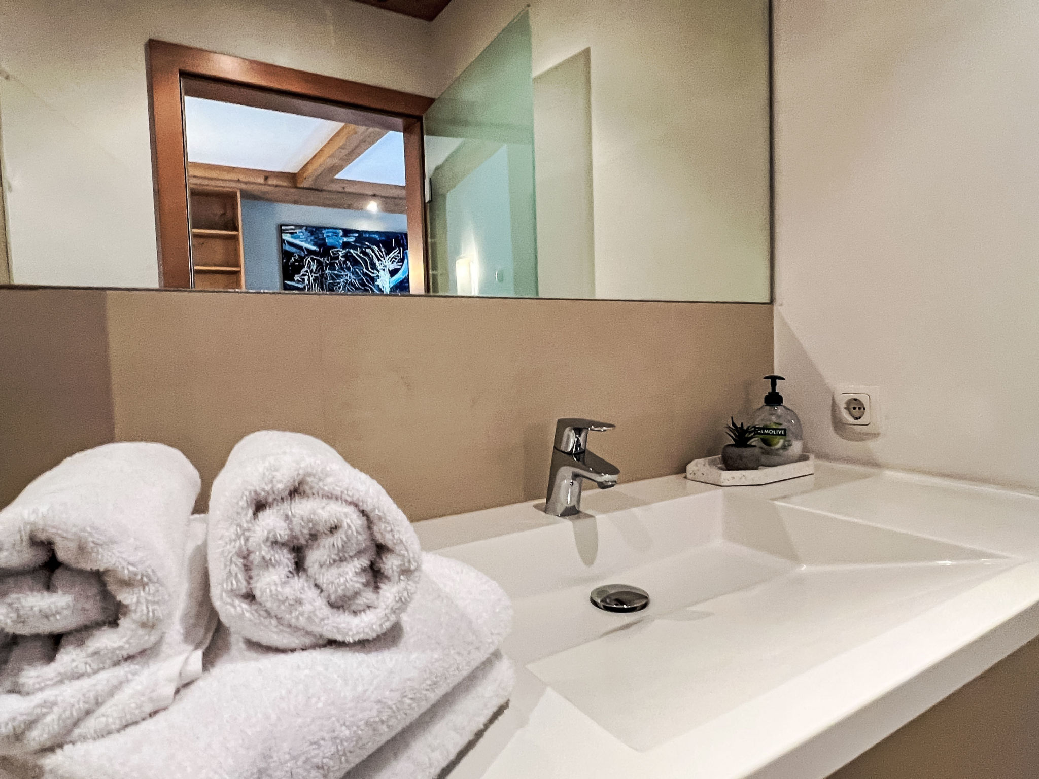 Cheeky Apartment-Inside