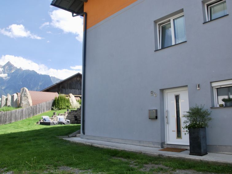 Bergzicht en rust in centrum van Sautens: Appartement Süta Ötztal in Sautens