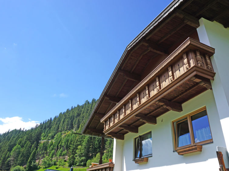 Op 400 m van de piste: Ruim appartement in Ötz met bergzicht in Ötztaler Alpen