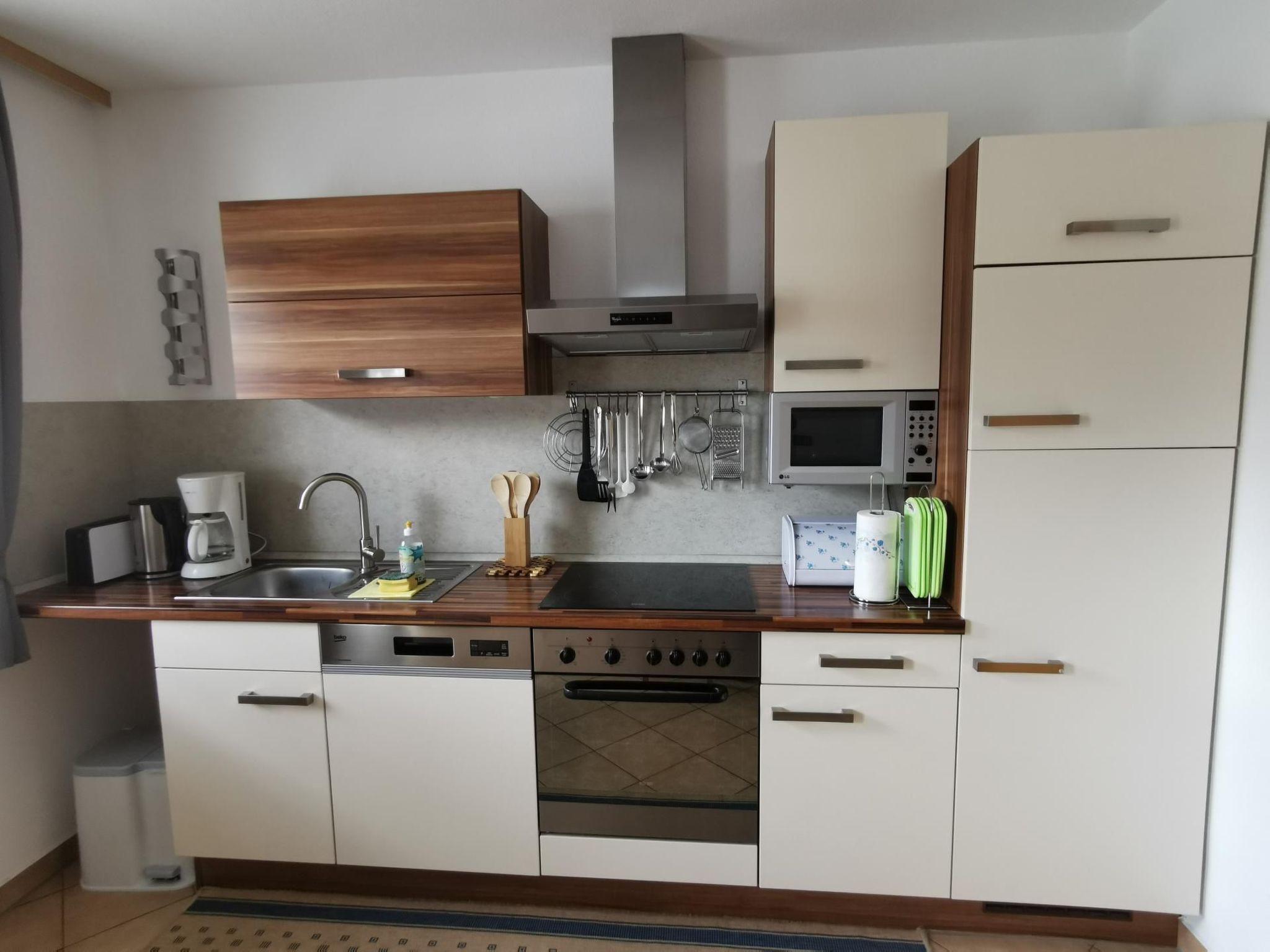 Frischmann Klaudia-Drinnen