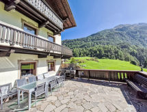 Authentiek chalet Willi in Sölden: 7 slaapkamers, vlakbij de piste - thumbnail 1
