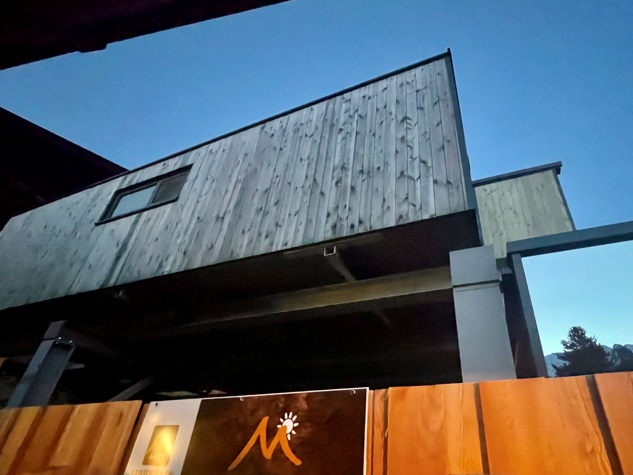 Sky-Chalet-Dehors