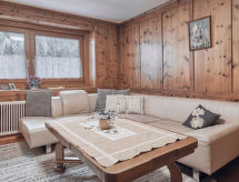 Ruime groepsaccommodatie in Pitztal met sauna, tuin en uitzicht op de bergen - thumbnail 4