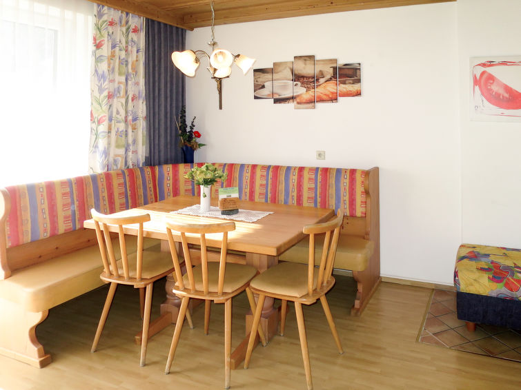 Search and Stay destination Plangeroß, Tirol - Austria from AU$ 267. Daheim – Bergliebe (PZT381)