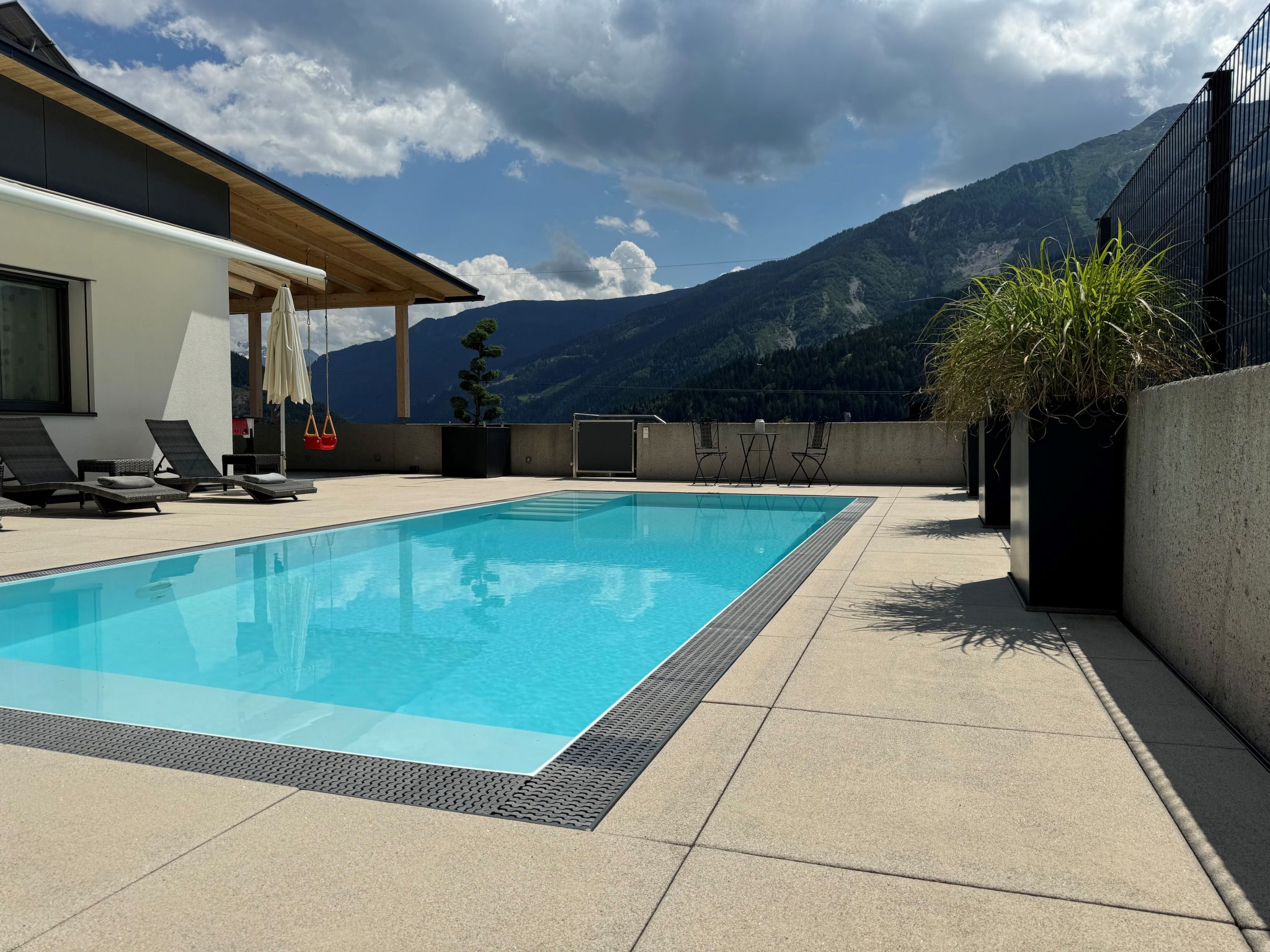 Villa Renate: Modern vrijstaand chalet bij Landeck met zwembad en bergzicht - foto 2