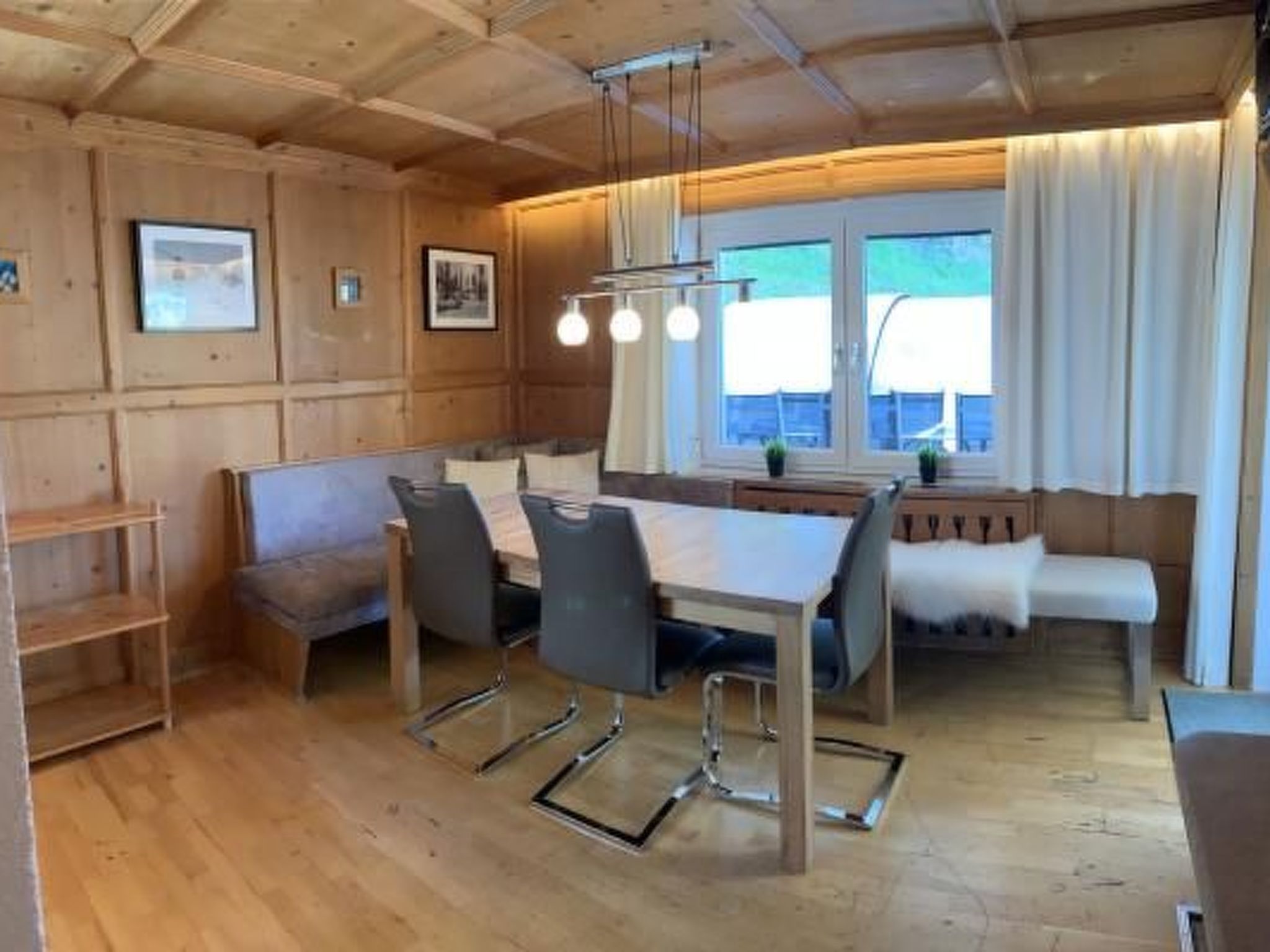 Komfortables Ferienhaus in Landeck mit Pool-Binnen