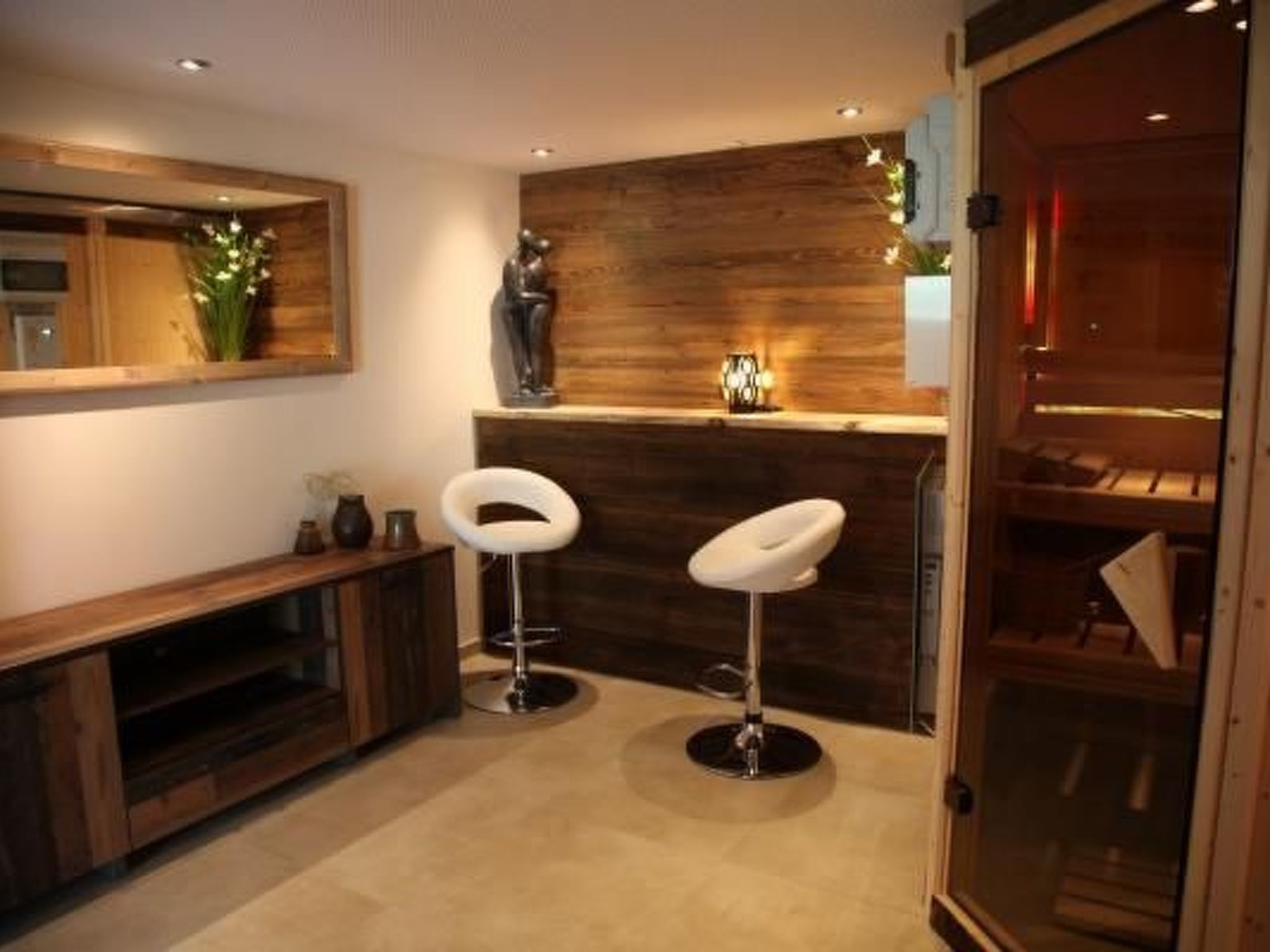 Komfortables Ferienhaus in Landeck mit Pool-Binnen