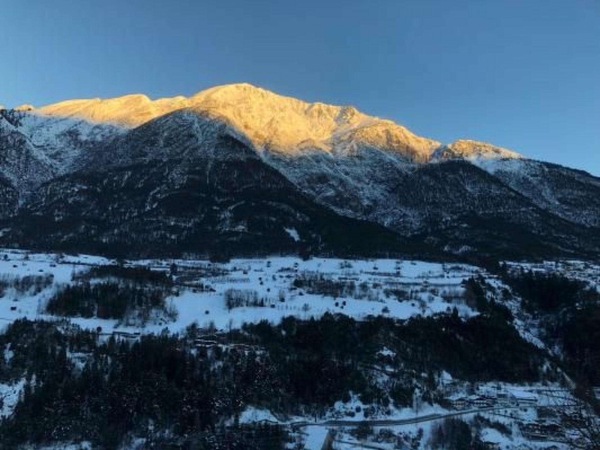 Komfortables Ferienhaus in Landeck mit Pool-Binnen