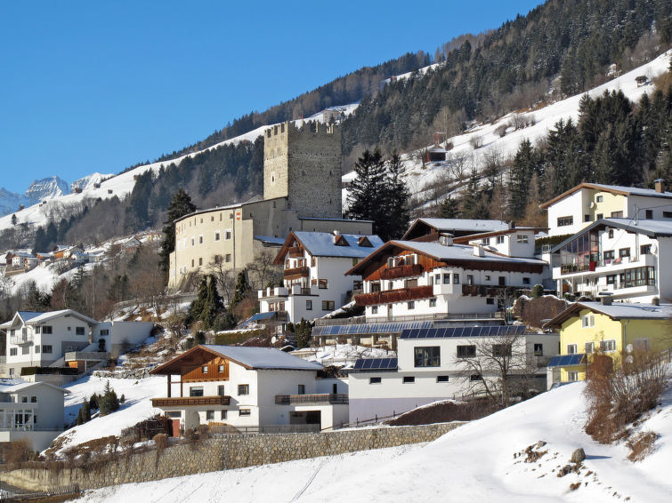 Burg Biedenegg mit Schlosscafé