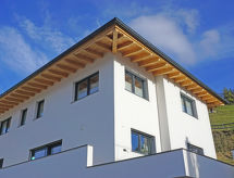 Modern appartement met terras en uitzicht op de bergen bij Fliess - thumbnail 1