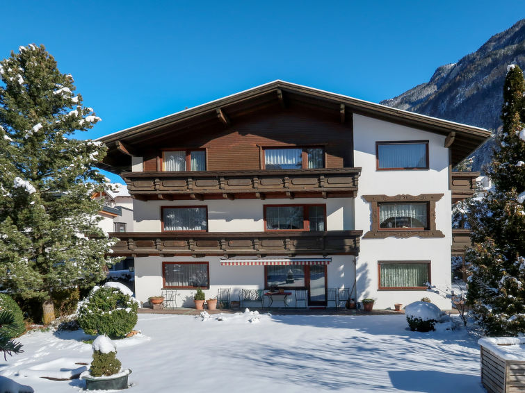 Image blog Exploring the History of Pfunds, Tirol, Austria: Landmarks and Stories