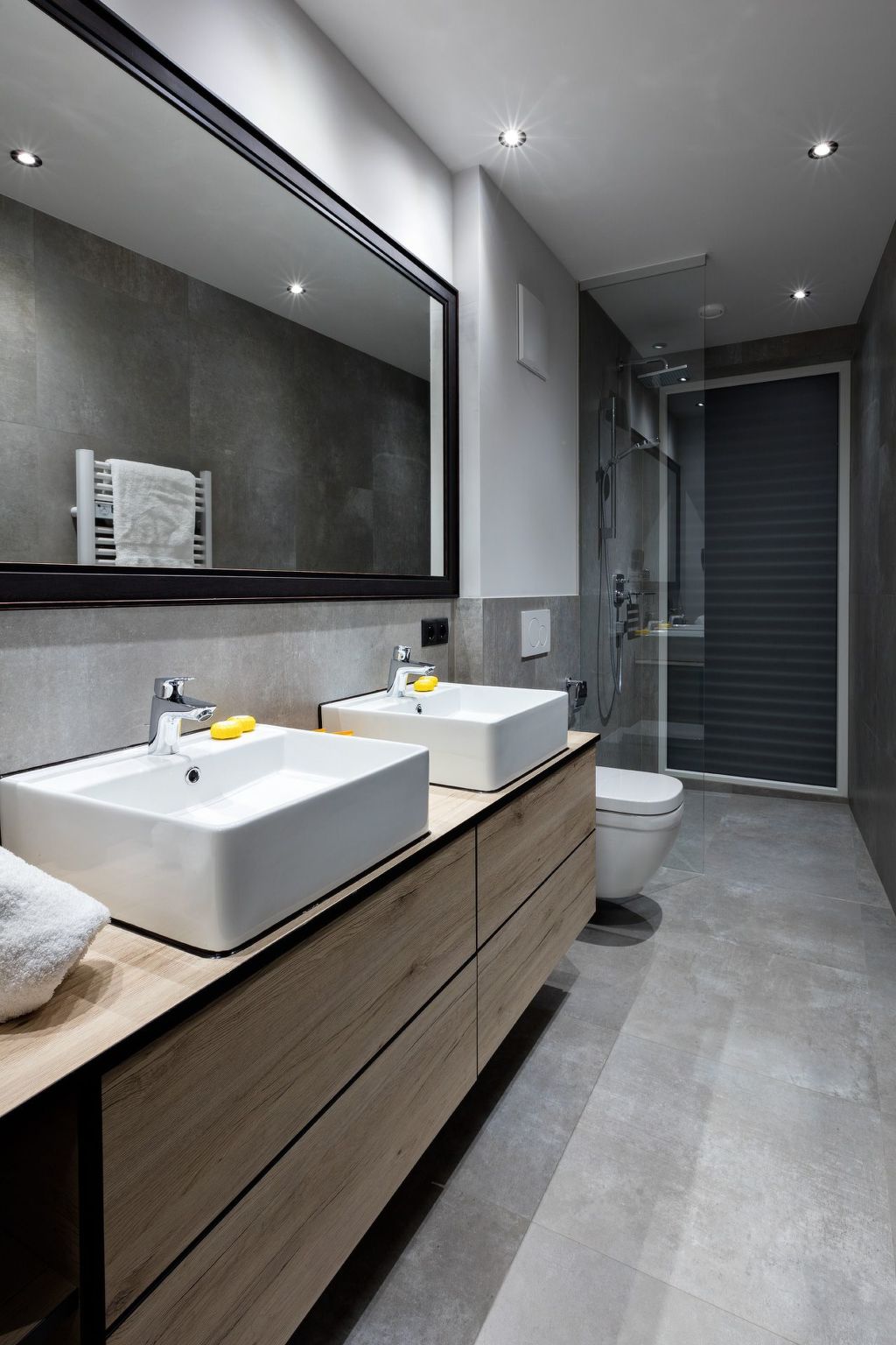 Moderne Wohnung mit einer wunderschönen Aussicht-Image-tags.info