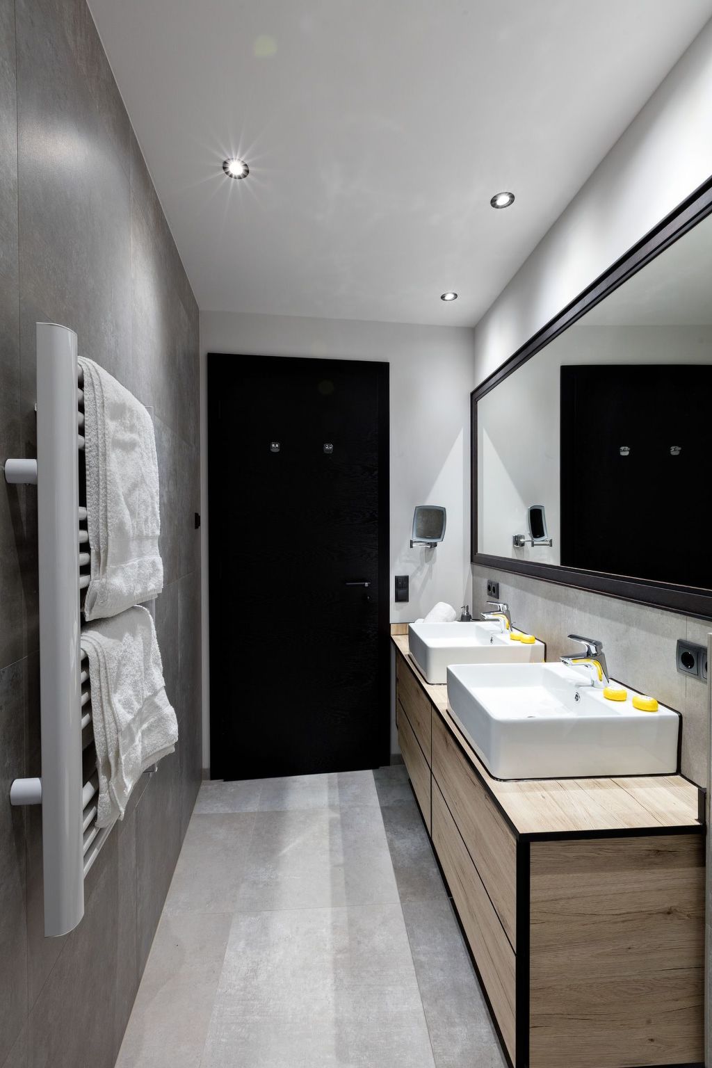 Moderne Wohnung mit einer wunderschönen Aussicht-Image-tags.info