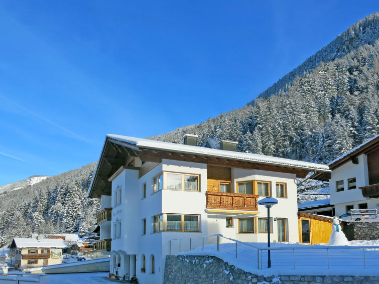 Elfriede Apartment in See