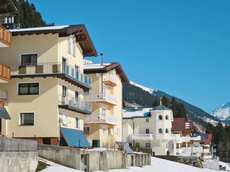Alpenrose Apartment in kappl