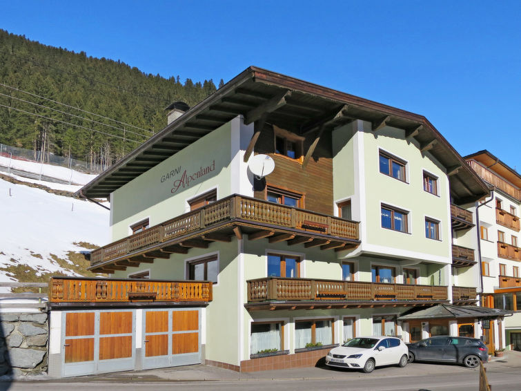 "Apart Alpenland (KPL440)", 11-room apartment 270 m2 on 2 levels. Rustic and cosy furnishings: on the lower ground floor: kitchen-/living room (dishwasher, 4 ceramic glass hob hotplates) with dining t..