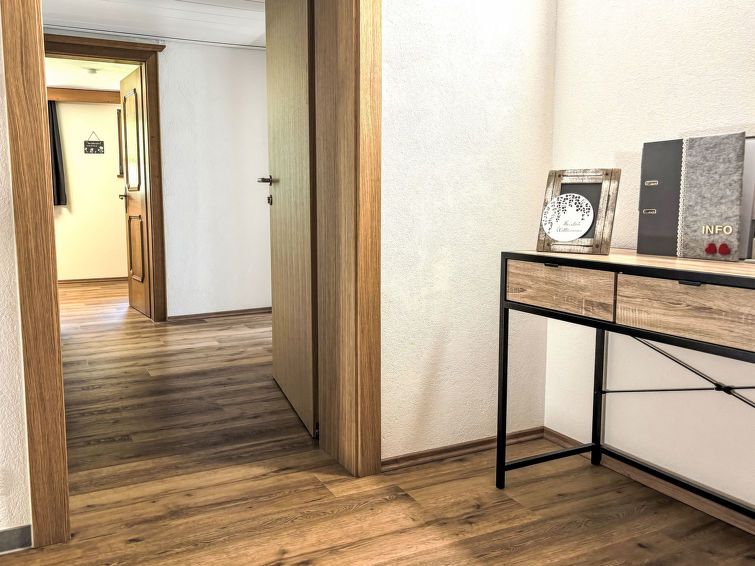 Photo of Apart Ladner 59
