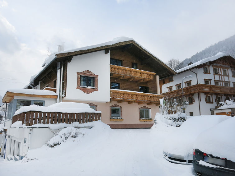 St Anton accommodation chalets for rent in St Anton apartments to rent in St Anton holiday homes to rent in St Anton