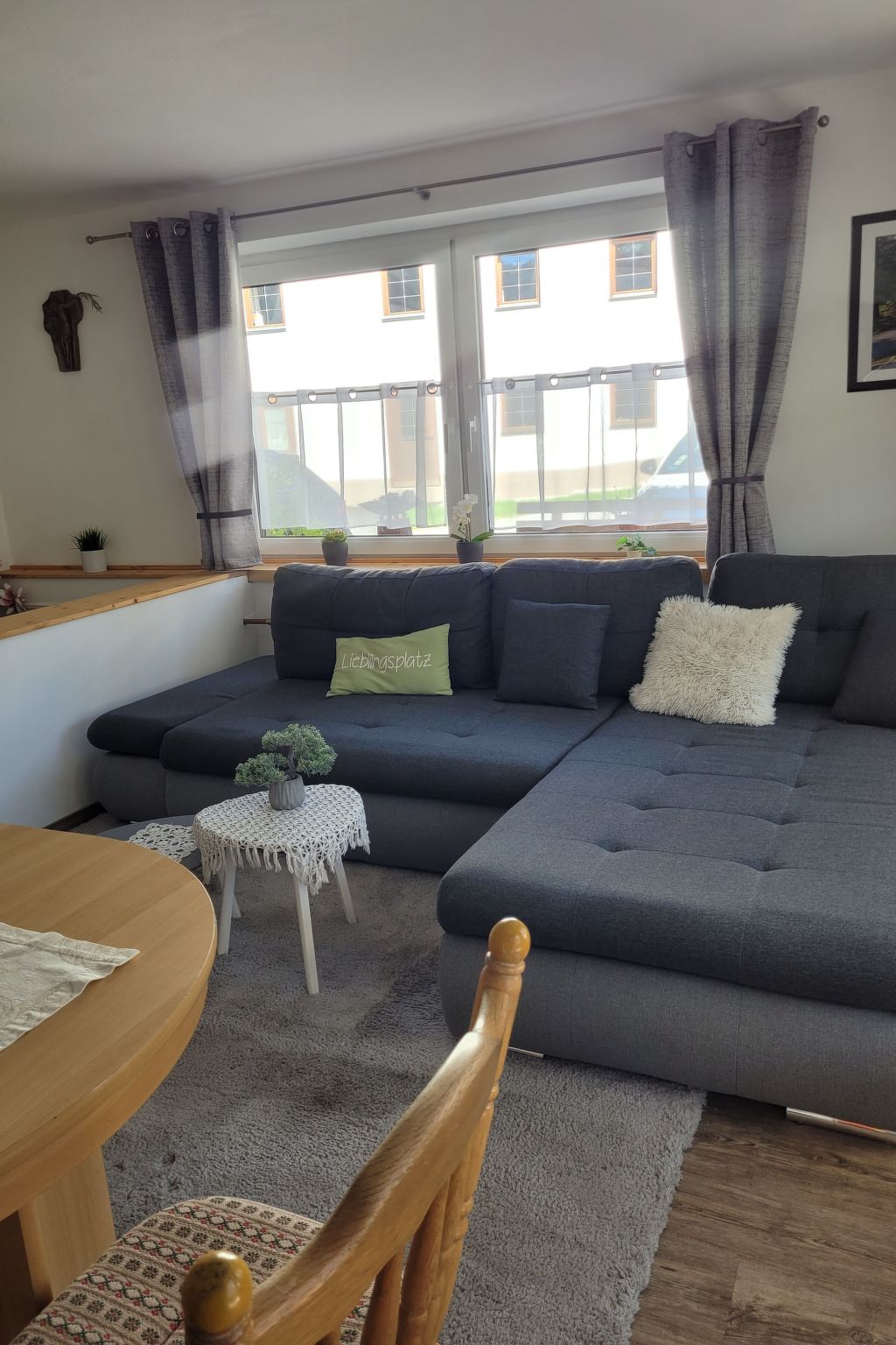 Bergwiese mit Balkon-Binnen