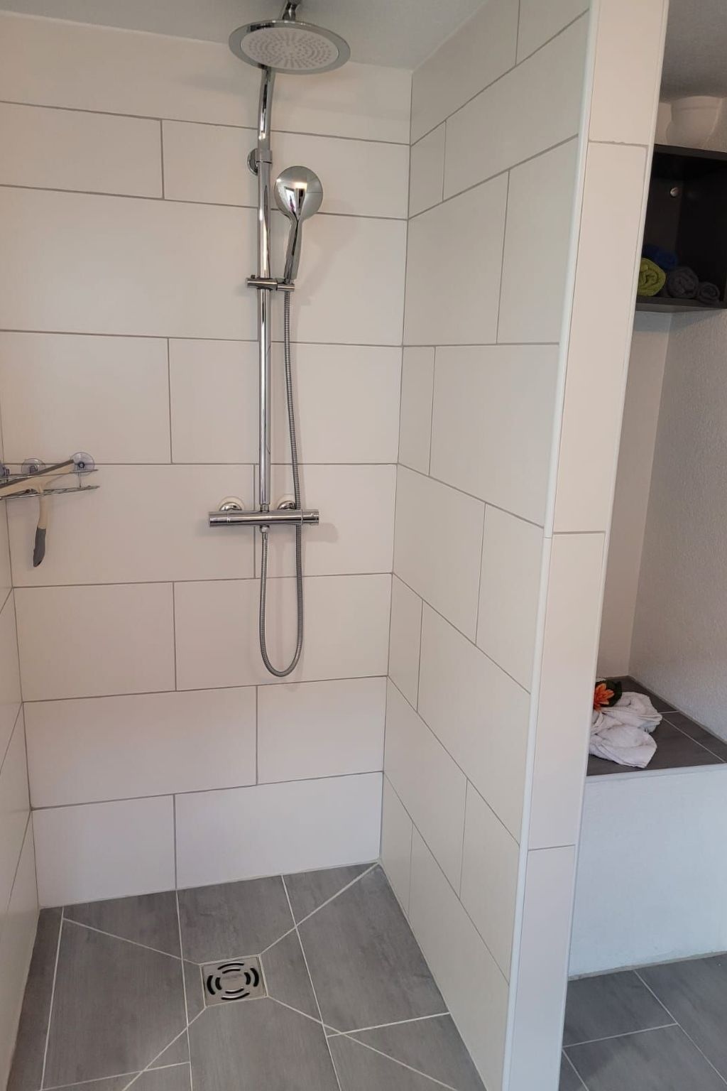 Bergwiese mit Balkon-Binnen