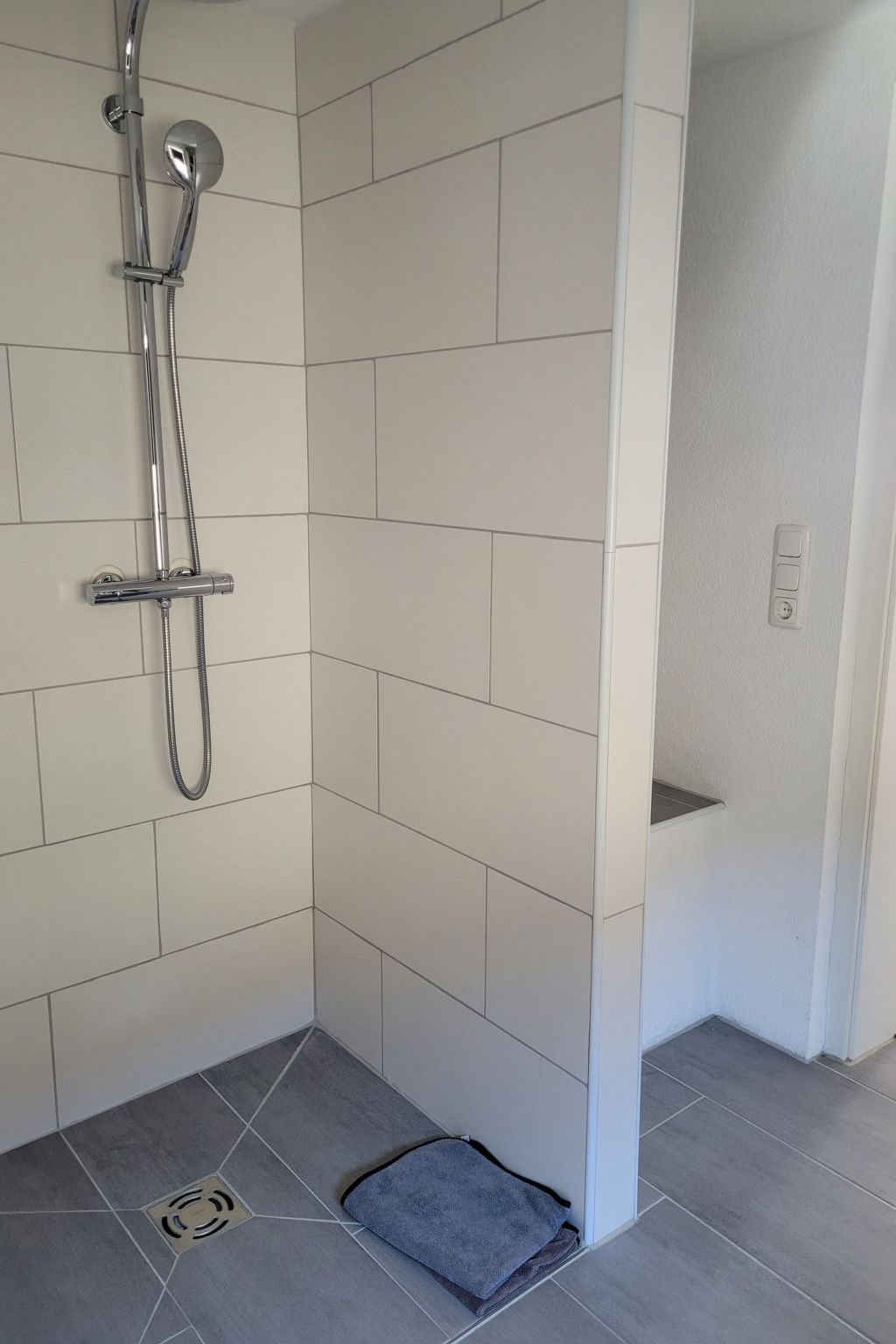 Bergwiese mit Balkon-Binnen