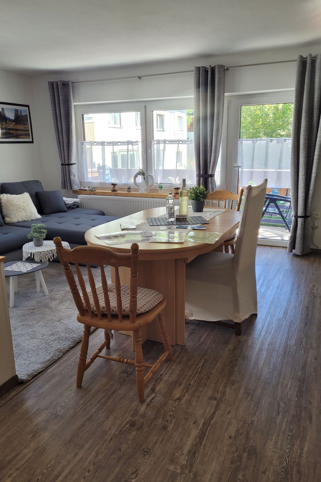 Bergwiese mit Balkon-Binnen