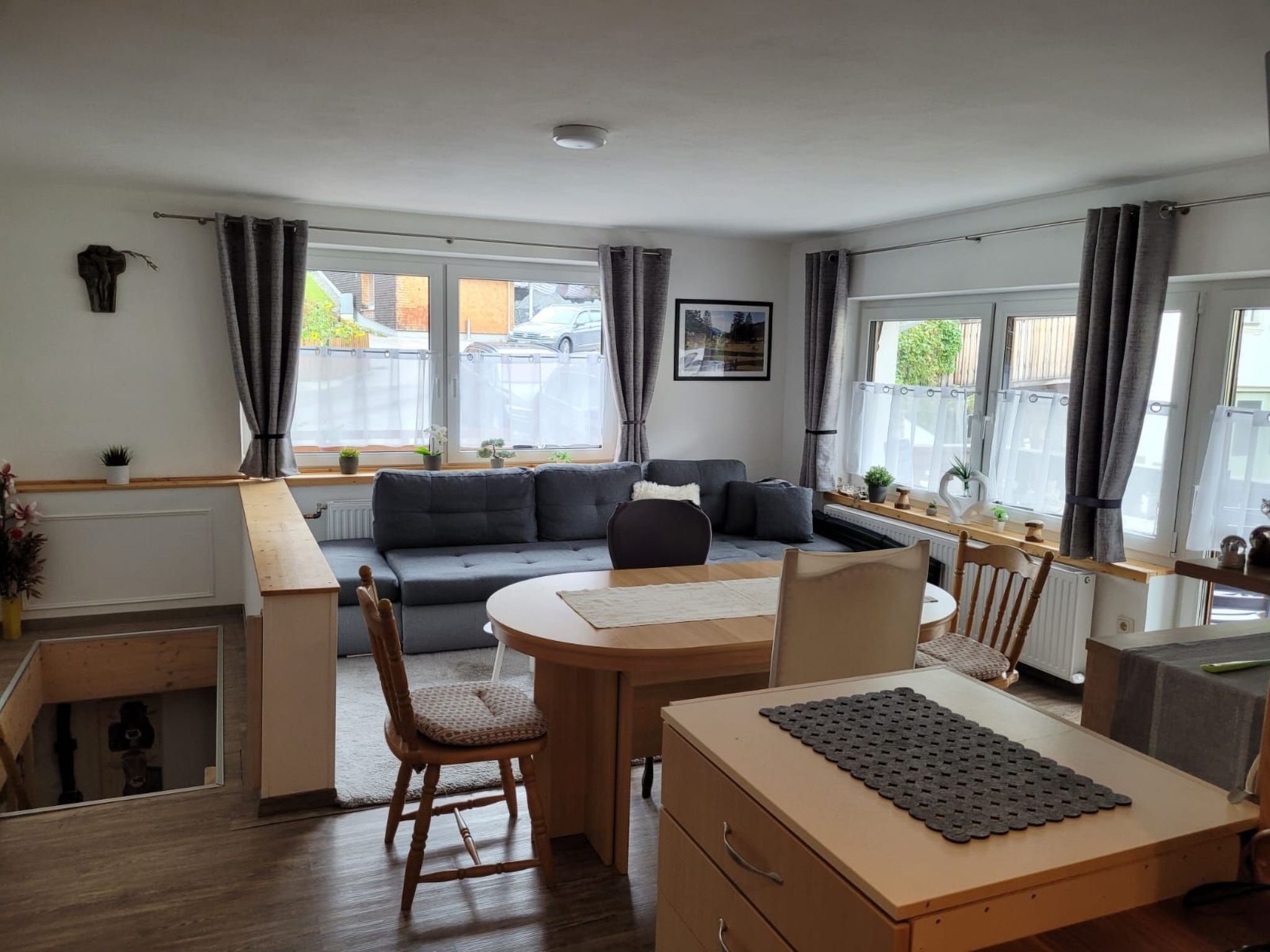 Bergwiese mit Balkon-Binnen